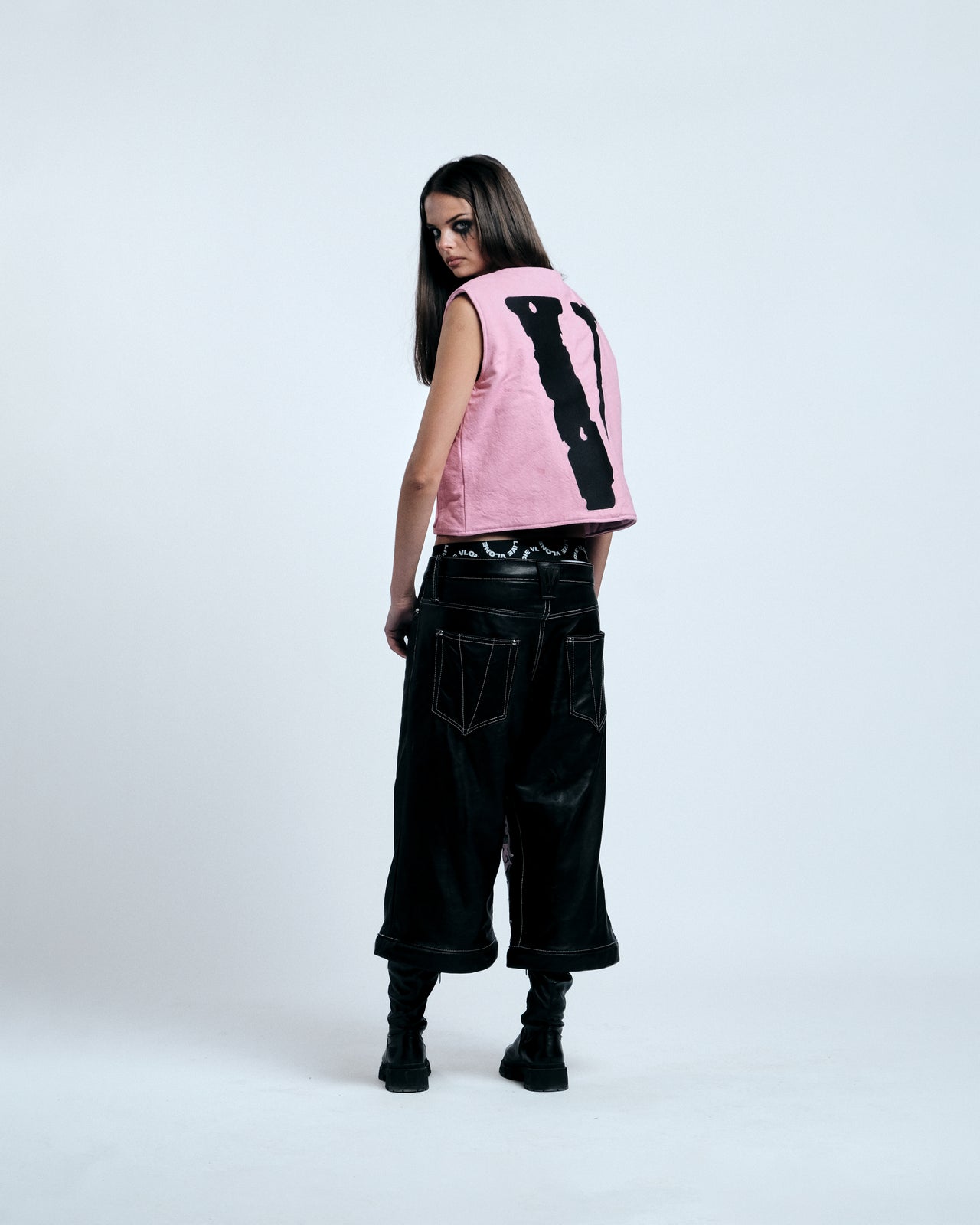 KISSING PINK VEST CROP-TOP