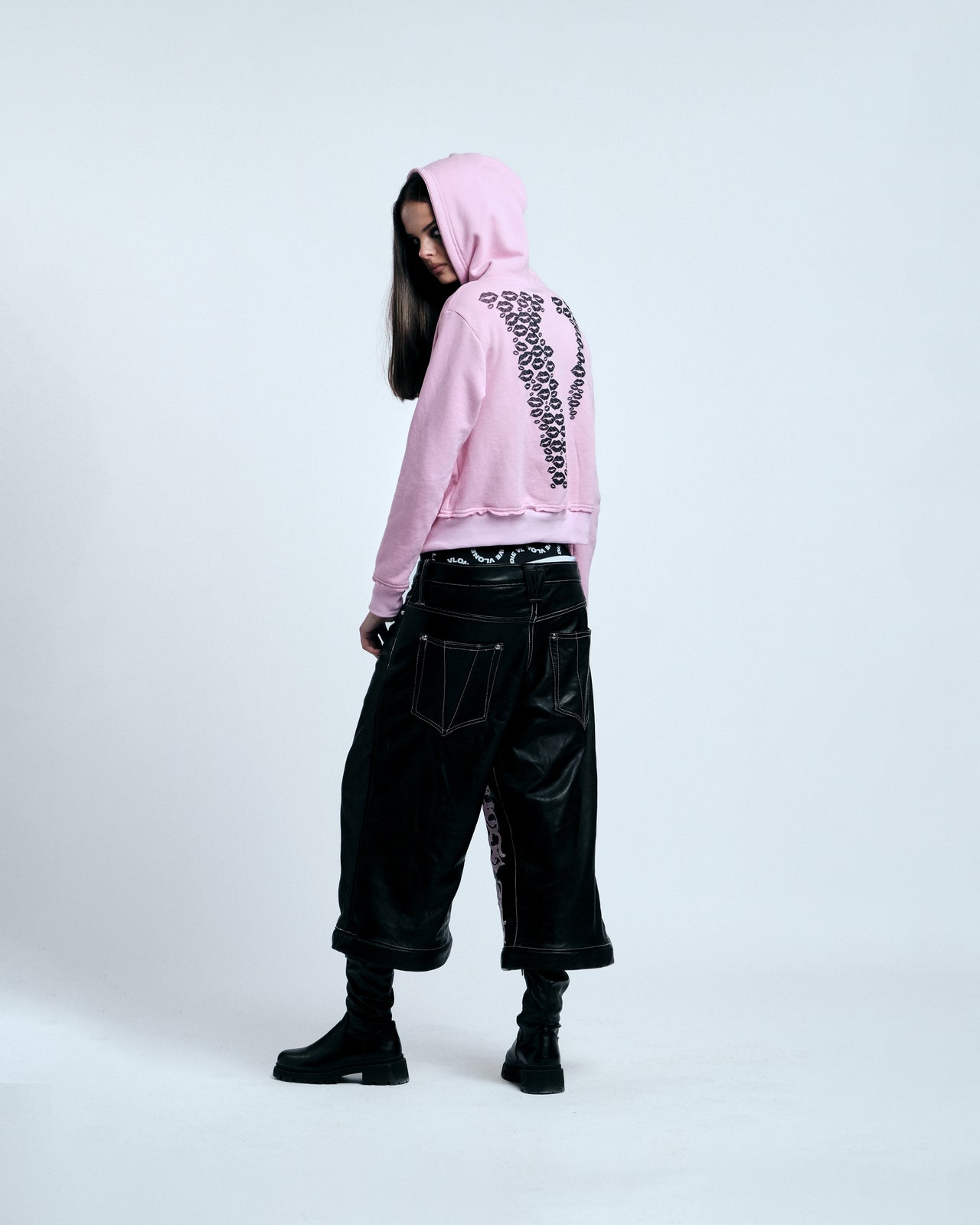 BLACK LIPSTICK FRIENDS- EMBROIDERED CROP TOP ZIP UP HOODIE (Pink)
