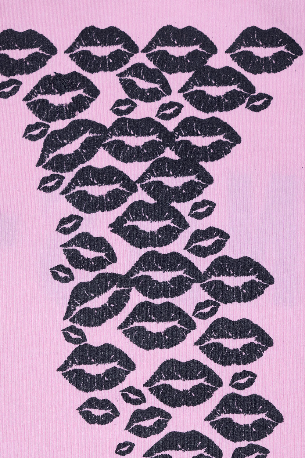 BLACK LIPSTICK FRIENDS- EMBROIDERED T-SHIRT (pink)