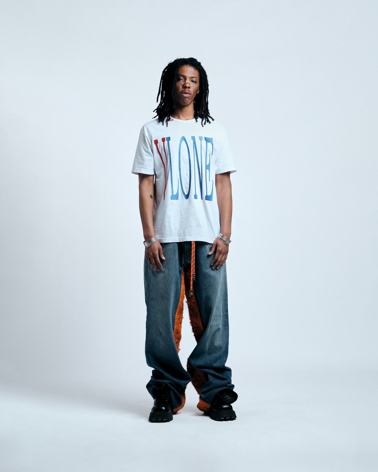 RED LIPSTICK OG EMBROIDERED T-SHIRT (white)