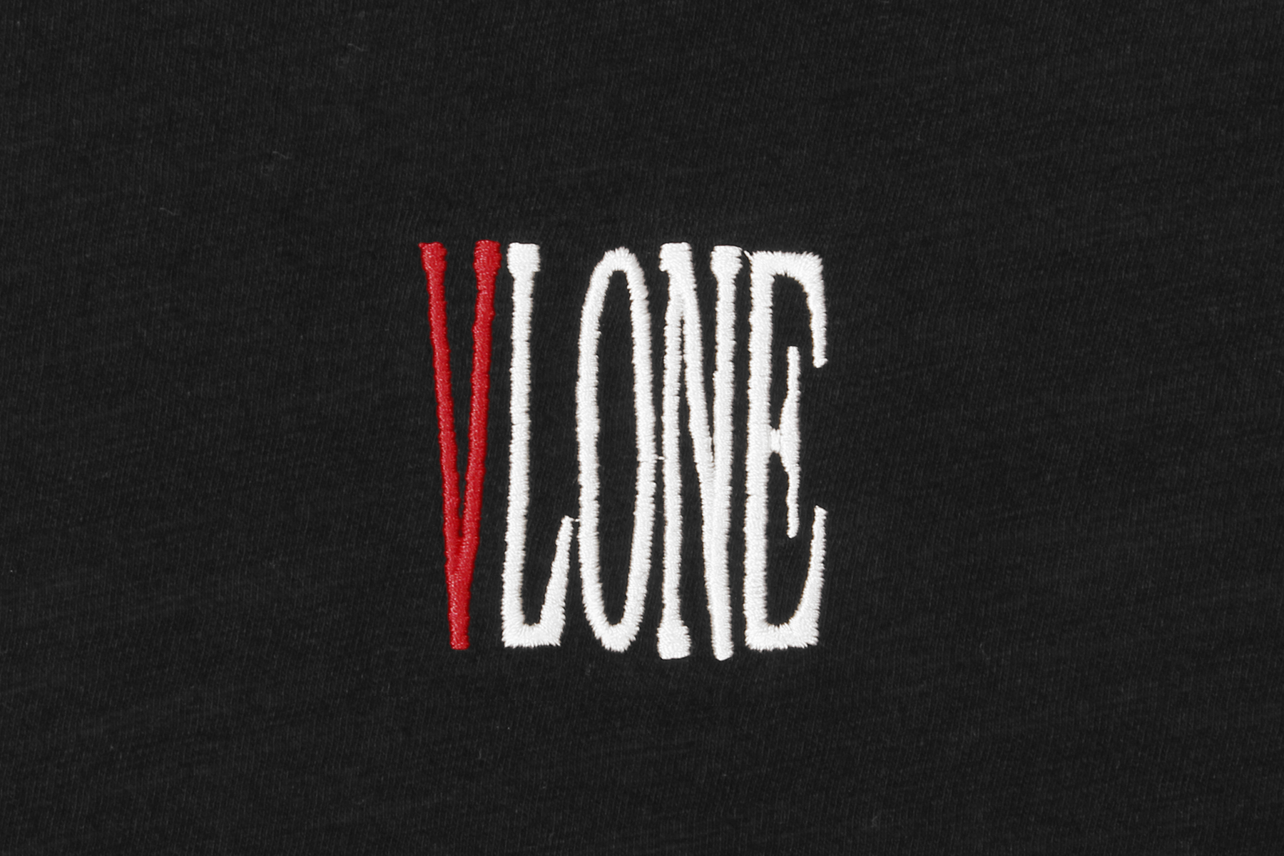 OG STAPLE EMBRODIERIED UNDERSHIRT (BLACK RED)